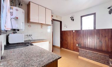 VENTA CASA 4 AMB EN BLOCK CON 2 DEPTOS GARAGE