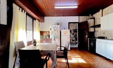 VENTA CASA 4 AMB EN BLOCK CON 2 DEPTOS GARAGE