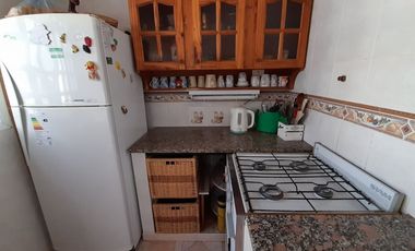 VENTA CASA 4 AMBIENTES CON GRAN PARQUE
