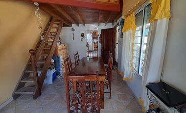 VENTA CASA 4 AMBIENTES CON GRAN PARQUE