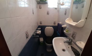 VENTA CASA 4 AMBIENTES CON GRAN PARQUE