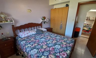 VENTA CASA 4 AMBIENTES CON GRAN PARQUE