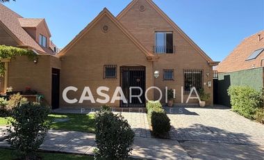 Casa en arriendo en Lo Barnechea, Santiago