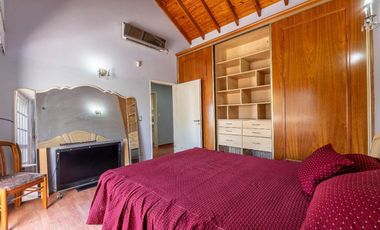 Casa venta Sarandi 4 amb cochera pileta quincho