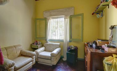 Casa 4 ambientes en Venta Banfield con jardín