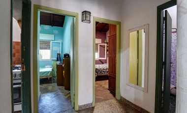 Casa 4 ambientes en Venta Banfield con jardín