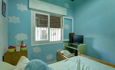 Casa 4 ambientes en Venta Banfield con jardín