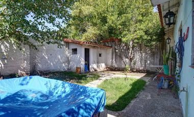 Casa 4 ambientes en Venta Banfield con jardín