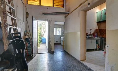 Casa 4 ambientes en Venta Banfield con jardín