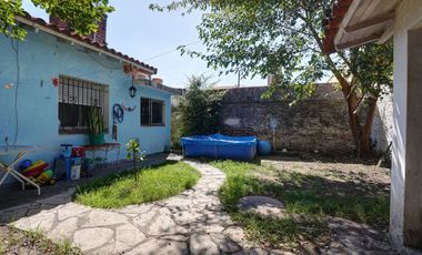 Casa 4 ambientes en Venta Banfield con jardín