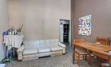 Casa 4 ambientes en Venta Banfield con jardín