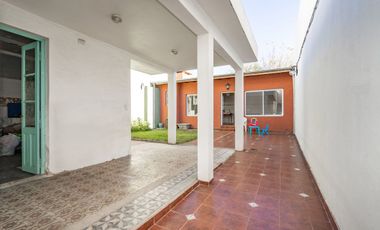 VTA CASA 4 AMB CON TRRAZA PATIO COCHERA- V.LYNCH