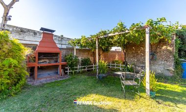 VENTA CASA 2 DORMITORIOS CON PATIO