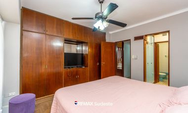 VENTA CASA TRADICIONAL EN EL CENTRO AMPLIO LOTE