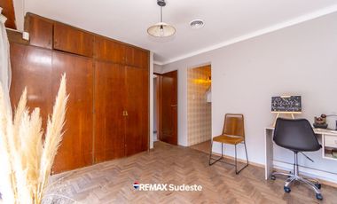 VENTA CASA TRADICIONAL EN EL CENTRO AMPLIO LOTE
