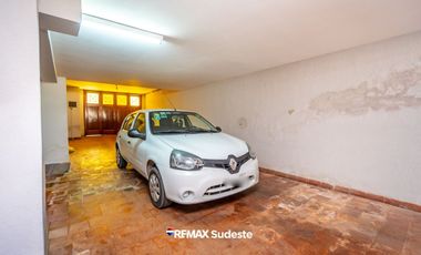 VENTA CASA TRADICIONAL EN EL CENTRO AMPLIO LOTE