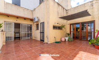 VENTA CASA TRADICIONAL EN EL CENTRO AMPLIO LOTE