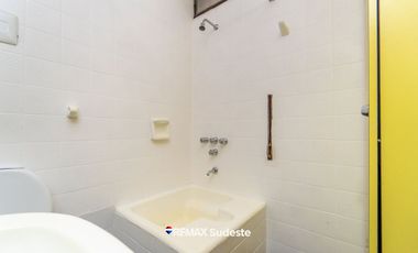 VENTA CASA TRADICIONAL EN EL CENTRO AMPLIO LOTE