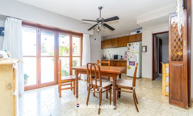 VENTA CASA TRADICIONAL EN EL CENTRO AMPLIO LOTE