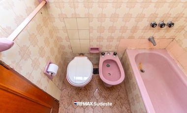 VENTA CASA TRADICIONAL EN EL CENTRO AMPLIO LOTE