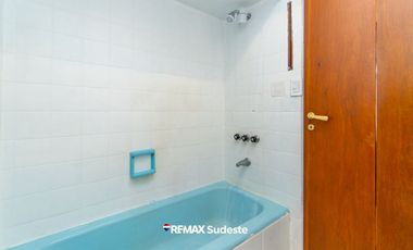VENTA CASA TRADICIONAL EN EL CENTRO AMPLIO LOTE