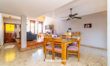 VENTA CASA TRADICIONAL EN EL CENTRO AMPLIO LOTE
