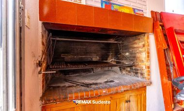 VENTA CASA TRADICIONAL EN EL CENTRO AMPLIO LOTE