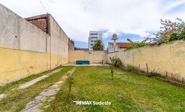 VENTA CASA TRADICIONAL EN EL CENTRO AMPLIO LOTE