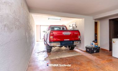 VENTA CASA TRADICIONAL EN EL CENTRO AMPLIO LOTE