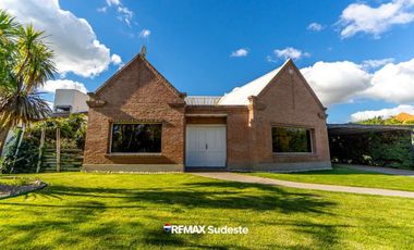 CASA EN BARRIO PRIVADO SOLARES NORTE
