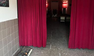 CASA EN VENTA EN 9 DE JULIO CON GALPON
