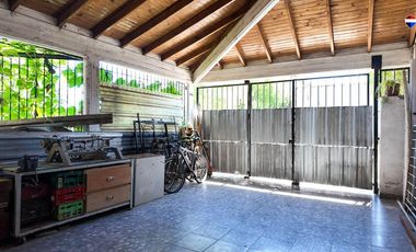 VENTA CASA 4 AMB COCHERA Y PATIO BERAZATEGUI