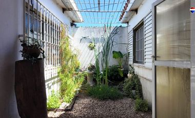 VENTA CASA 4 AMB COCHERA Y PATIO BERAZATEGUI