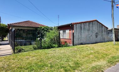 VENTA CASA 4 AMB COCHERA Y PATIO BERAZATEGUI