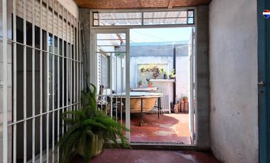 VENTA CASA 4 AMB COCHERA Y PATIO BERAZATEGUI