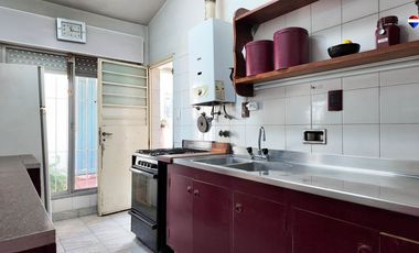 VENTA CASA 4 AMB COCHERA Y PATIO BERAZATEGUI