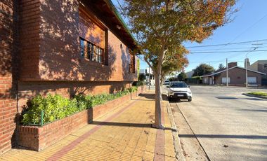 VENTA IMPORTANTE CASA TRES DORMITORIOS TANDIL
