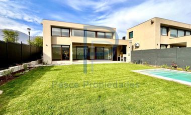 ¡CASA ESTILO MEDITERRÁNEA A ESTRENAR! EN CONDOMINIO