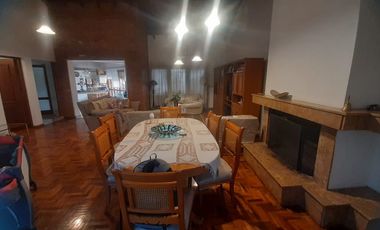 VENTA CASA DE CATEGORIA 5 AMBIENTAS EN MAIPU
