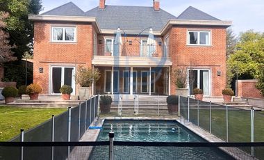 CASA EN SANTUARIO DEL VALLE CON GRAN JARDÍN|PISCINA|QUINCHO