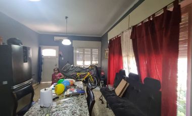 CASA 4 AMBIENTES VENTA EZEIZA  PATIO APTO CREDITO