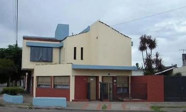 VENTA 5 CONSULTORIOS DUEÑO FINANCIA LA PERL MORENO