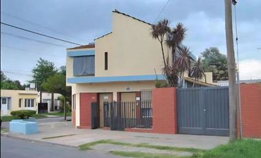 VENTA 5 CONSULTORIOS DUEÑO FINANCIA LA PERL MORENO
