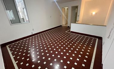 VENTA P.A SOBRE BV. GALVEZ AL 1900. IMPECABLE
