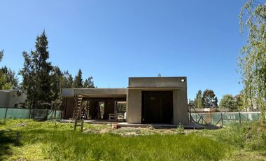 Casa en Venta en Miralagos I de  3 Dormitorios