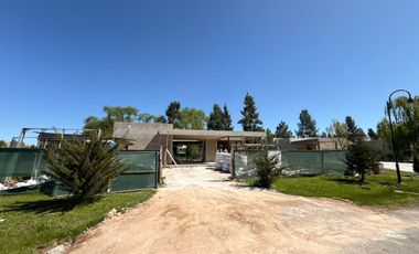 Casa en Venta en Miralagos I de  3 Dormitorios