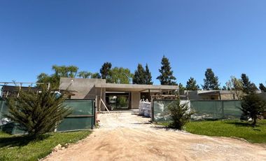 Casa en Venta en Miralagos I de  3 Dormitorios