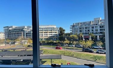 Oficina de 44 m2 cubiertos, en alquiler en  Puerta Norte, Nordelta