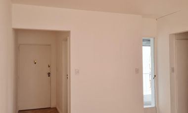 Alquiler excelente 2 ambientes apto profesional próximo a Plaza San Martín y Retiro.