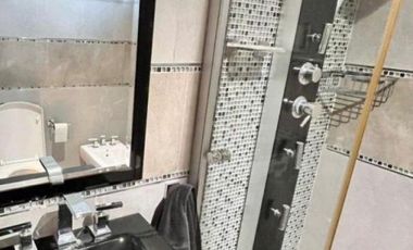 Casa moderna de 3 ambientes ubicada en Banfield Este